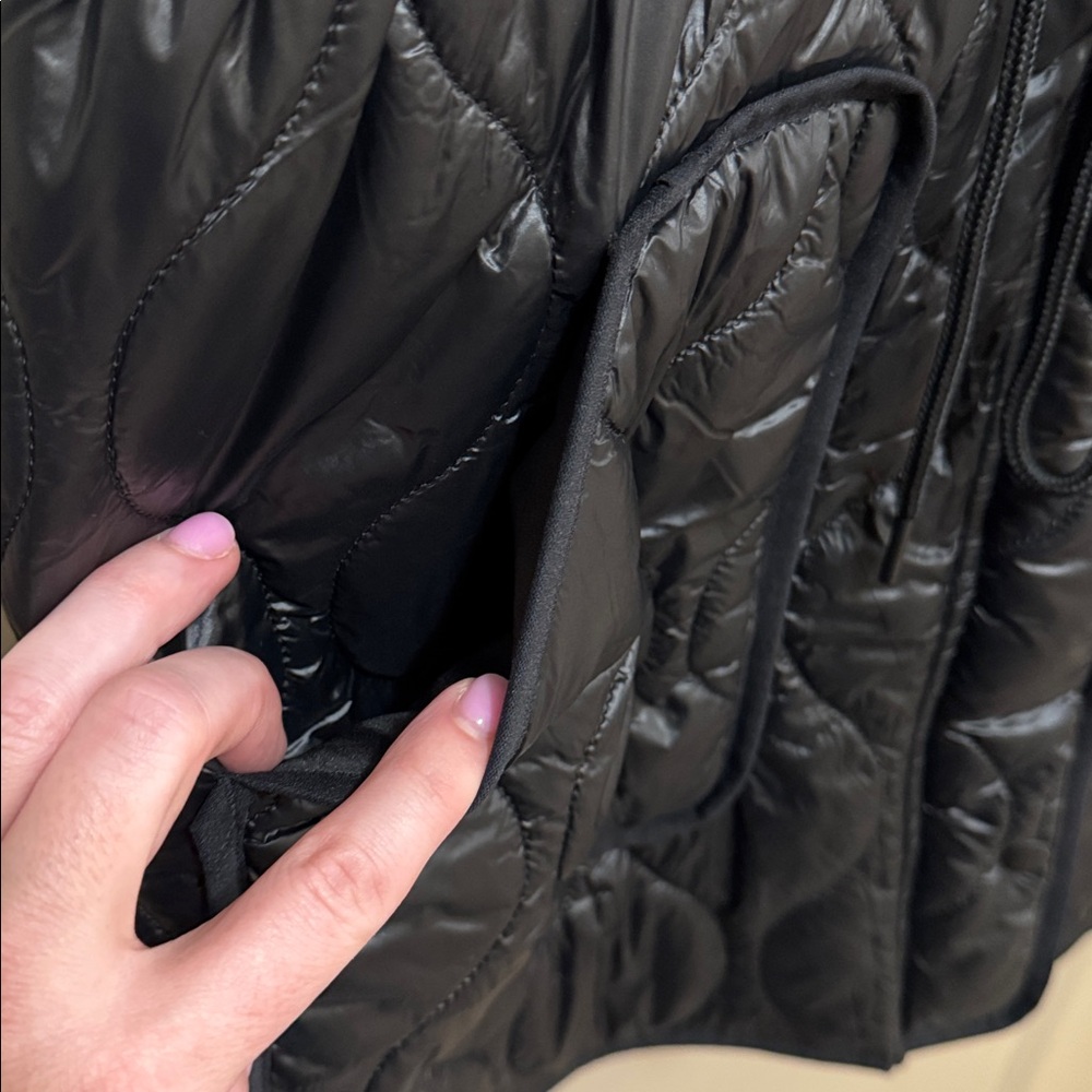 Lou & Grey Black Quilted Vest size Large - Picture 6 of 7